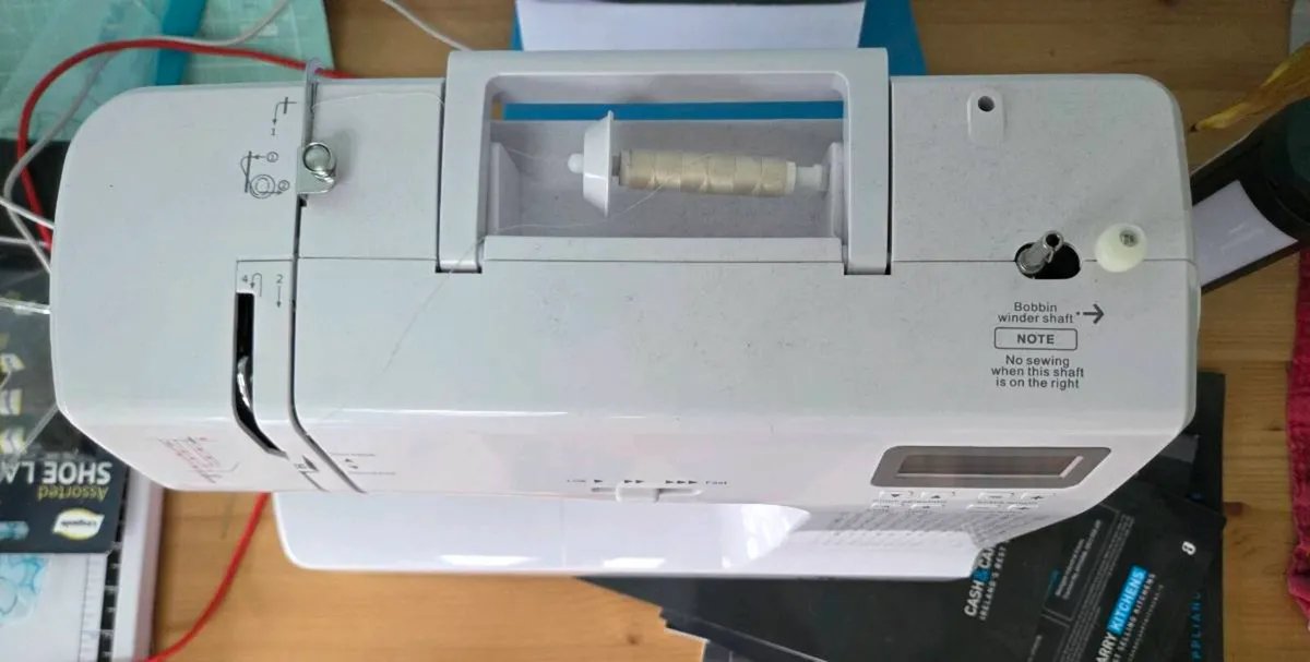 Ute Sewing Machine 2685A - Image 3