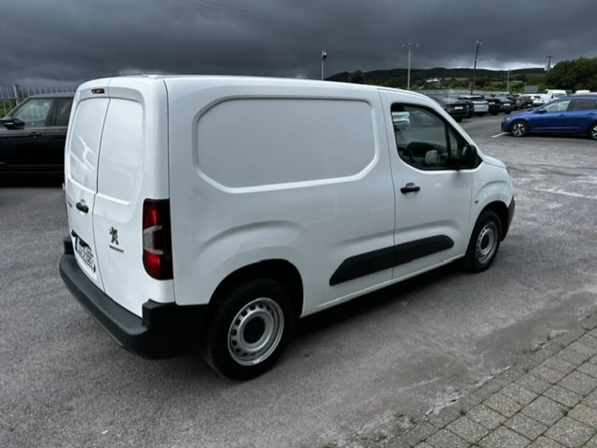 2022 Peugeot Partner ACTIVE PLUS 1.5 BLUE HDI - Image 4