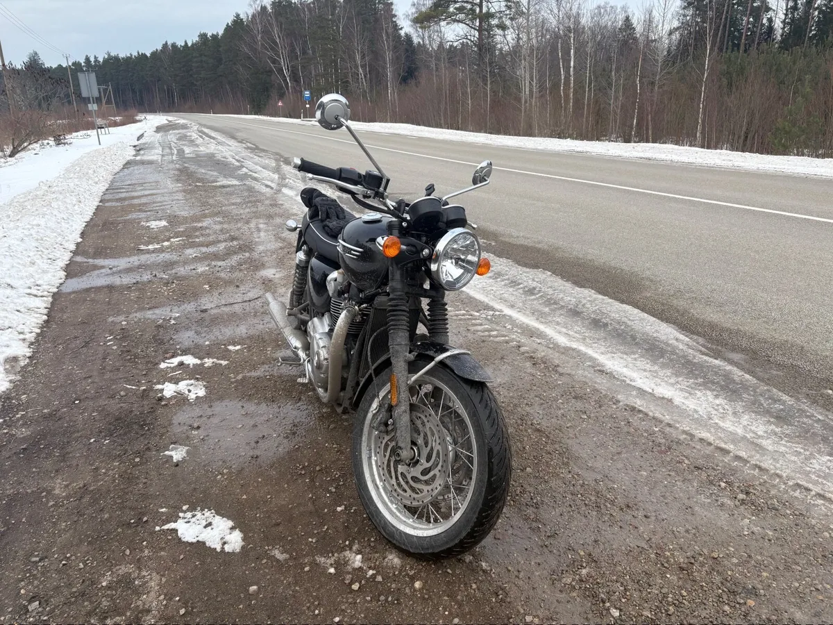 2025 Triumph Bonneville T120 1200cc Stealth - Image 1