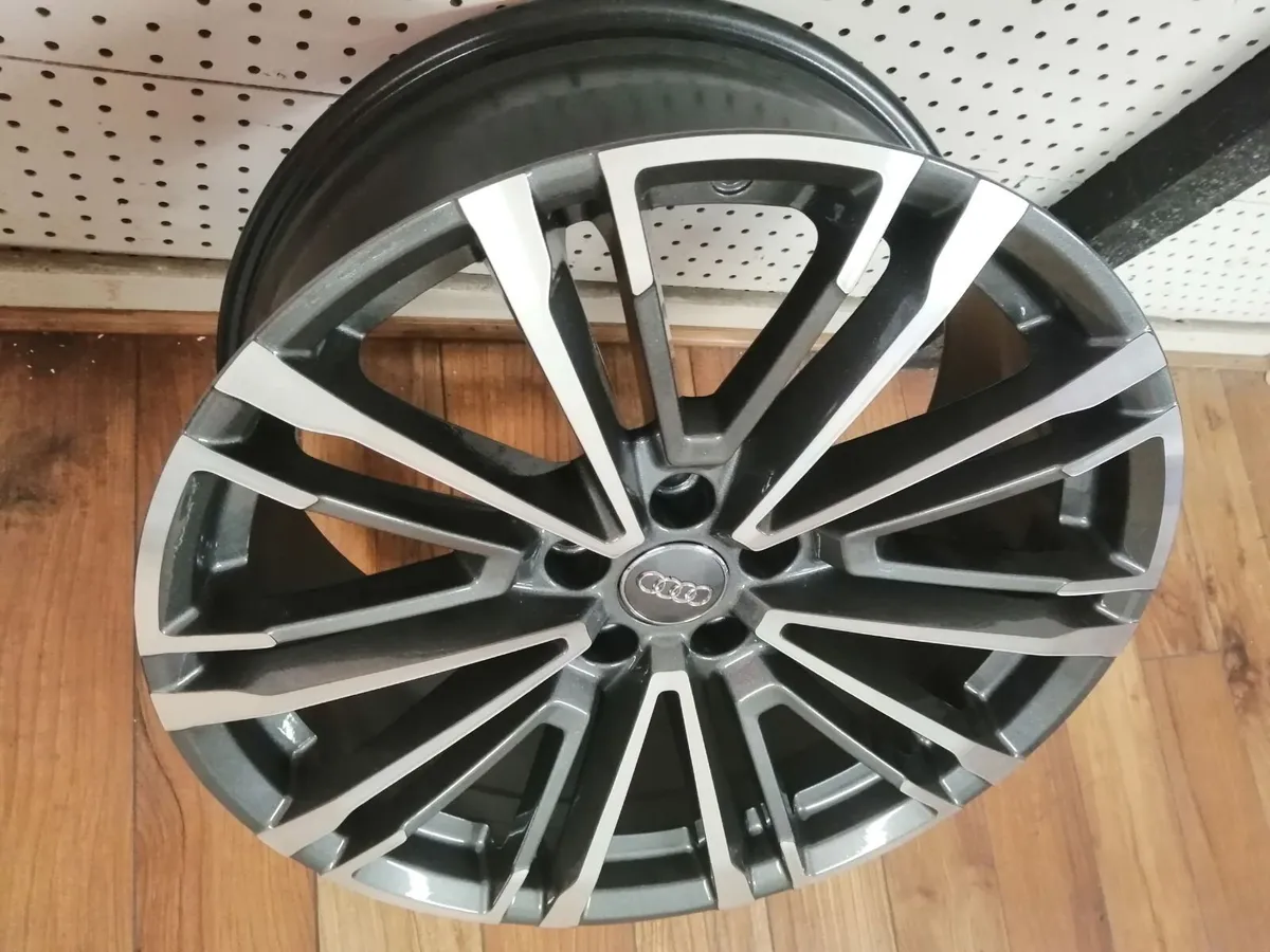 Genuine 19" Audi alloys (Limited edition) - Image 3