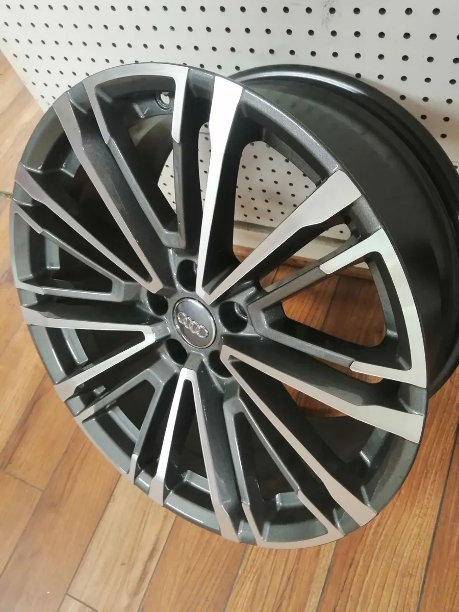 Genuine 19" Audi alloys (Limited edition) - Image 4