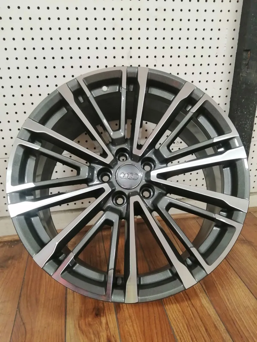 Genuine 19" Audi alloys (Limited edition) - Image 1