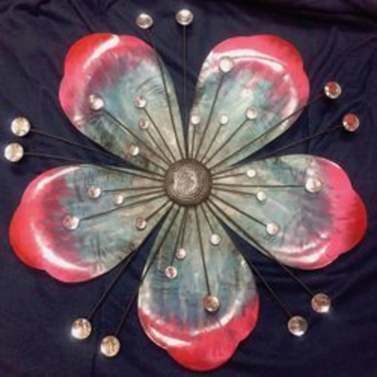Decorative metallic flower light reflecting effect - Image 1