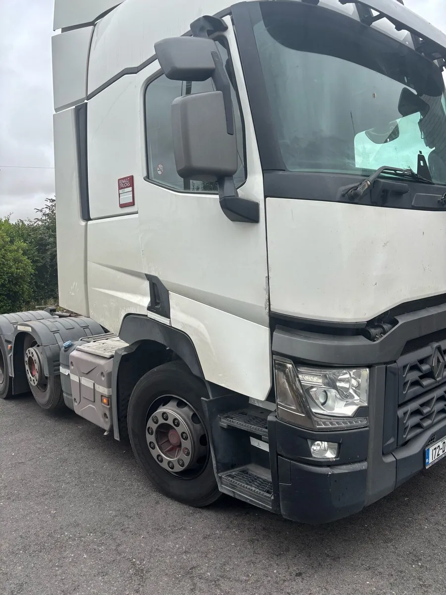 2017 Renault T 460 - Image 1