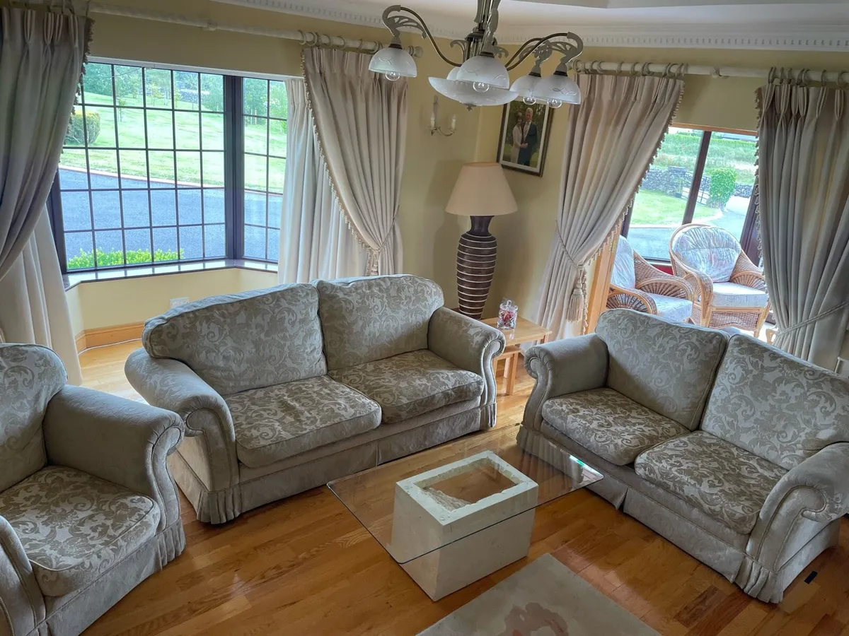 Cream Suite 3 seater, 2 seater & 1 - Image 2