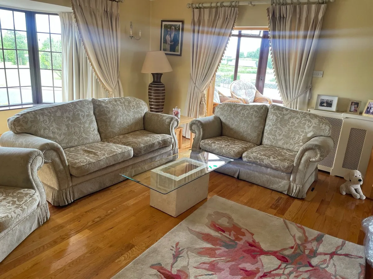 Cream Suite 3 seater, 2 seater & 1 - Image 3