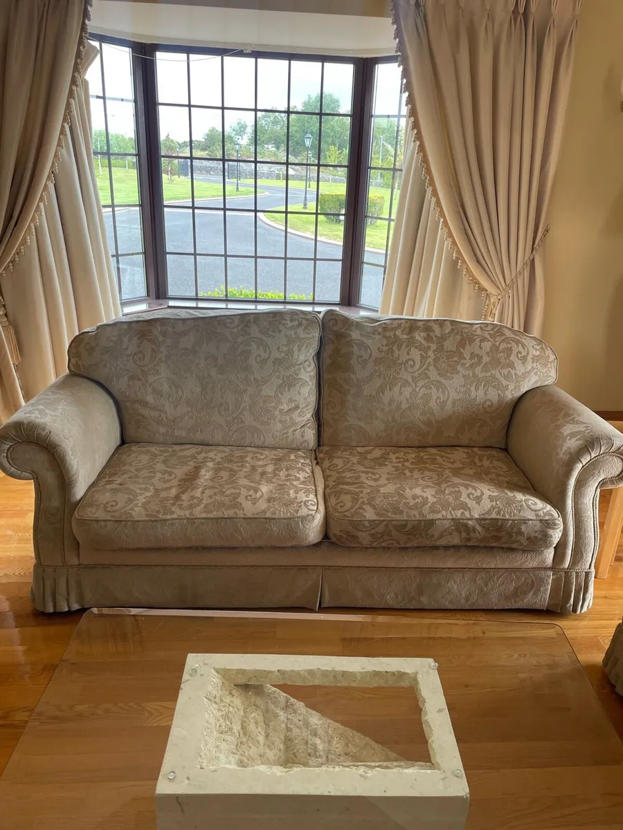 Cream Suite 3 seater, 2 seater & 1 - Image 4