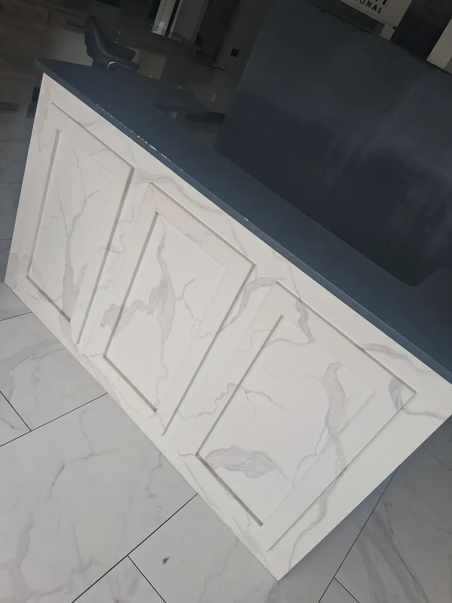 Reception Desk - Image 2