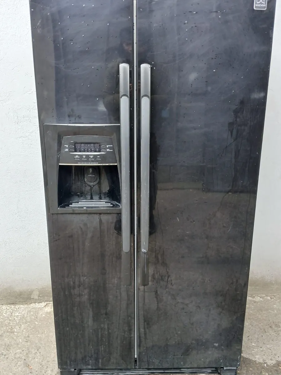 DEAWOOD AMERICAN FRIDGE AND FREEZER - Image 1