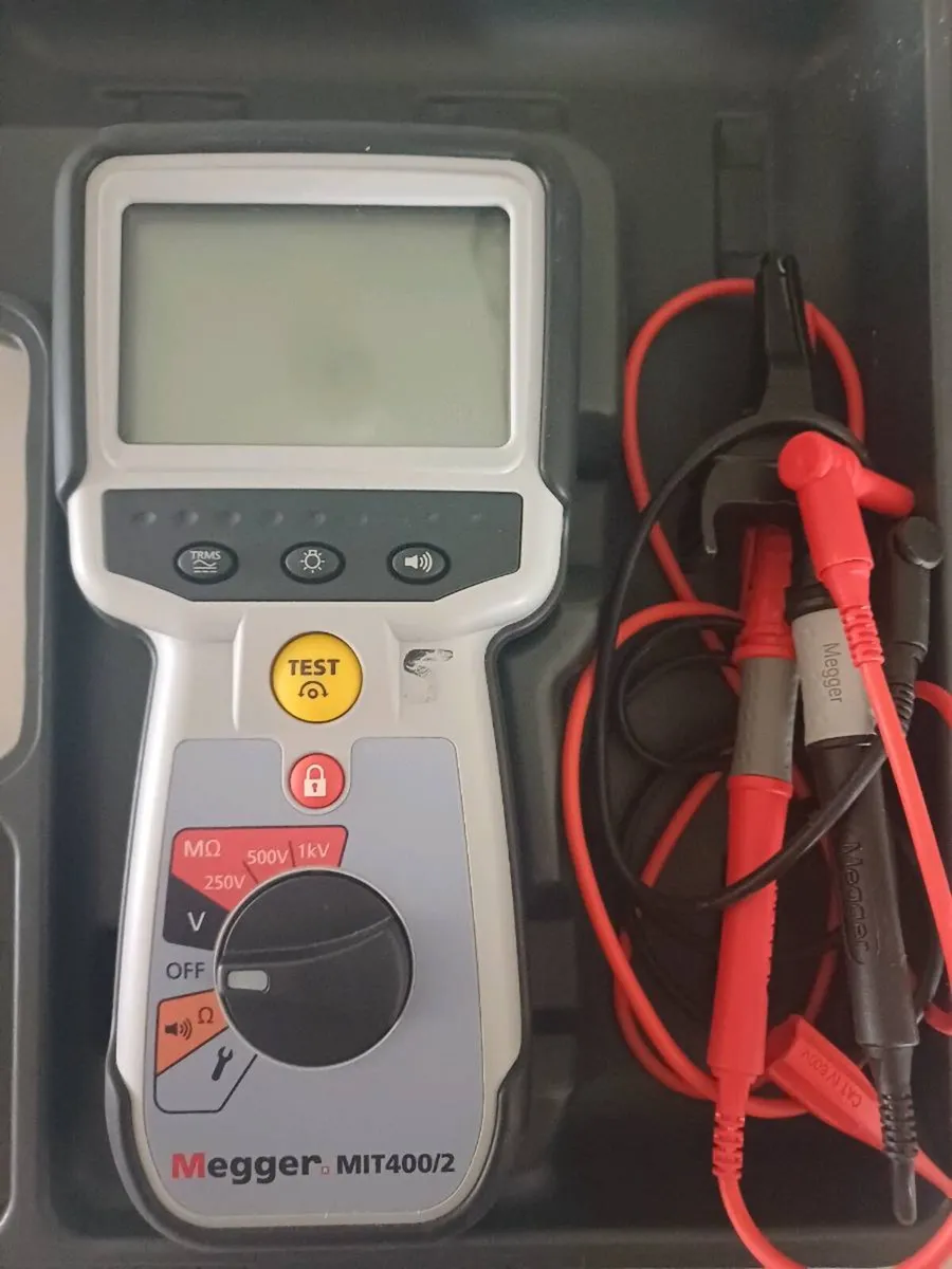 Megger insulation tester - Image 1