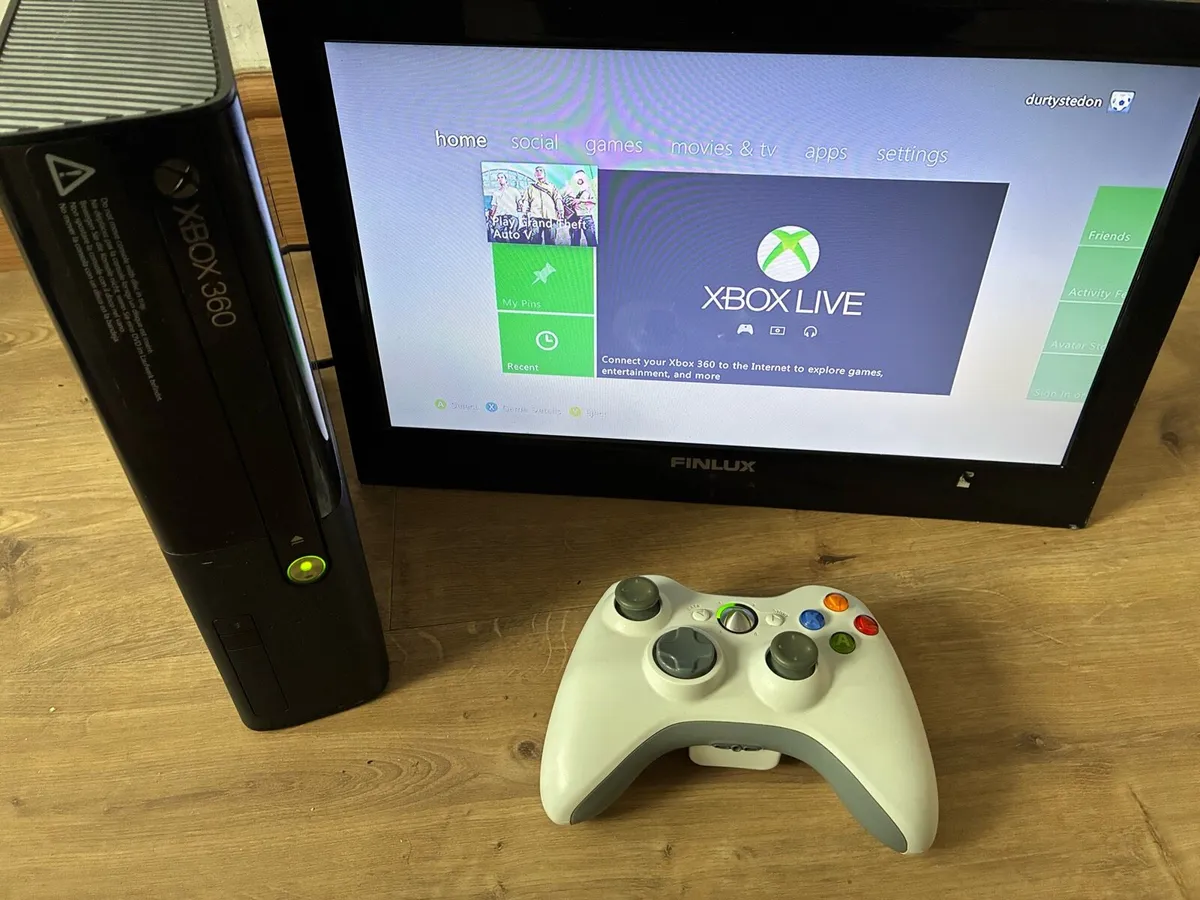 Xbox 360 E (Elite) Console + 4 Game + Controller - Image 3