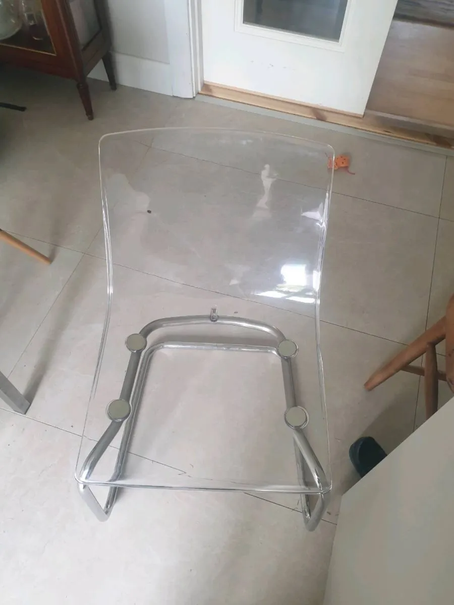 Dining table and chairs - Image 3