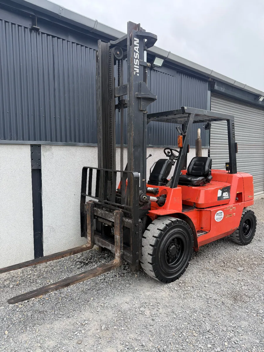 Nissan 4 Ton Forklift - Image 2