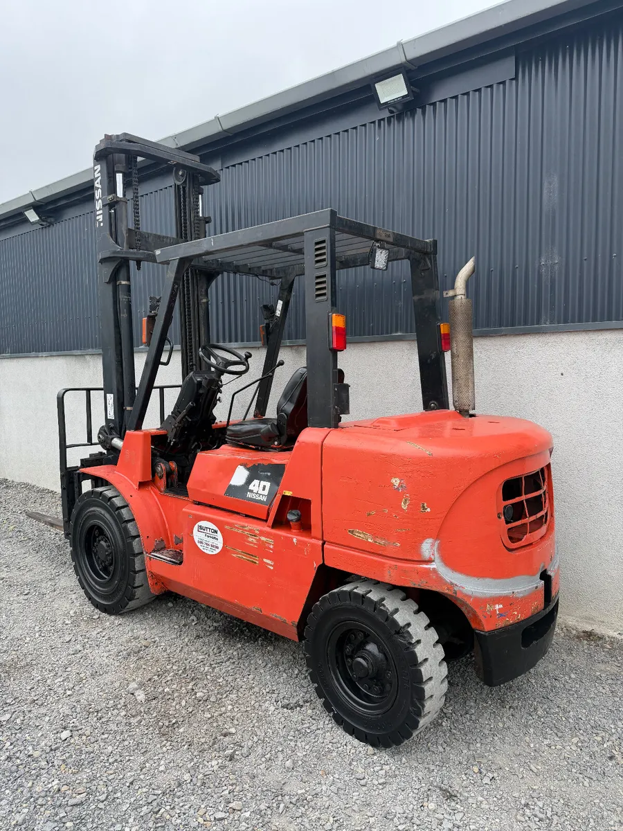 Nissan 4 Ton Forklift - Image 3
