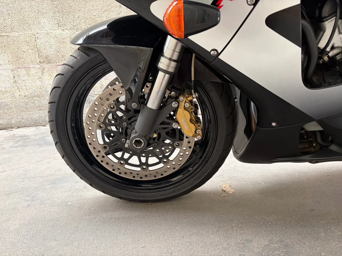 Honda CBR Fireblade 900 - Image 4