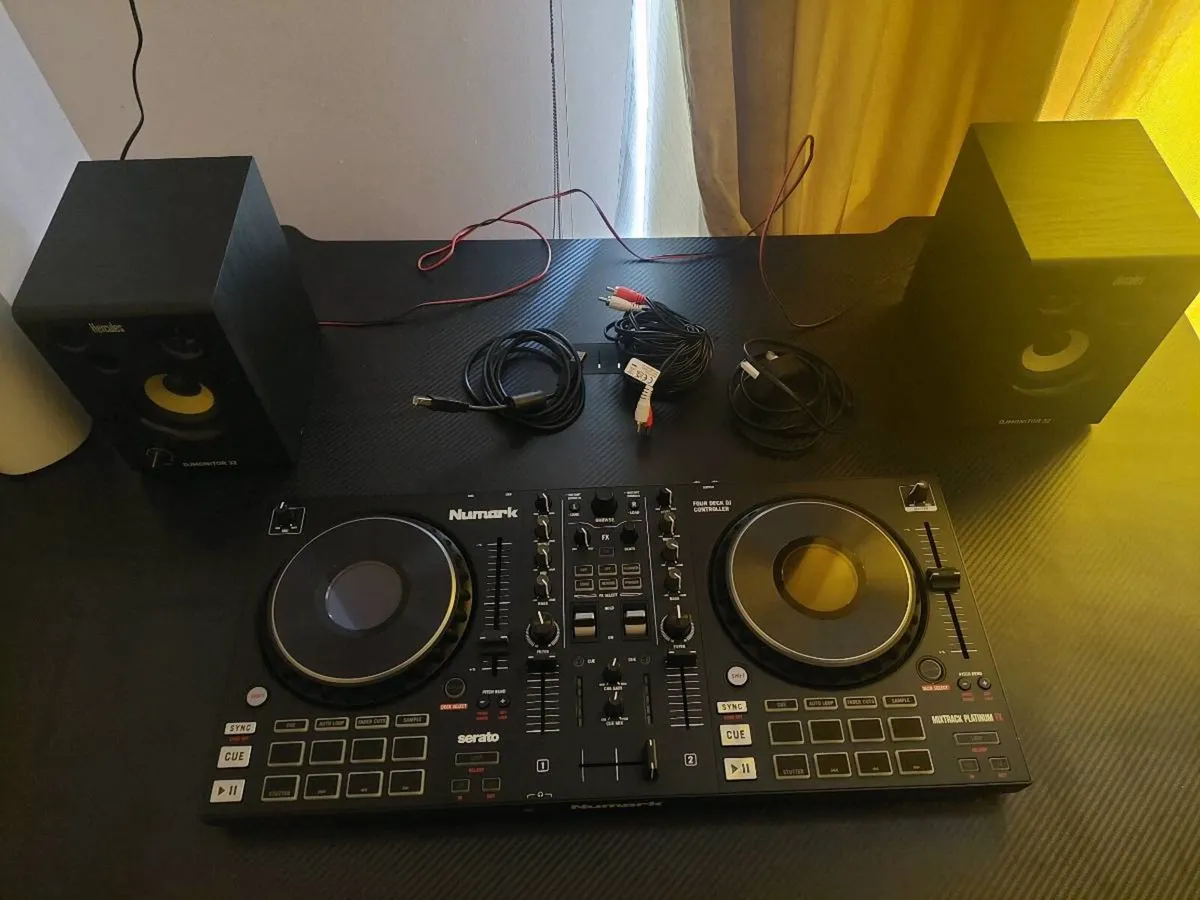 Numark Dj controller - Image 1