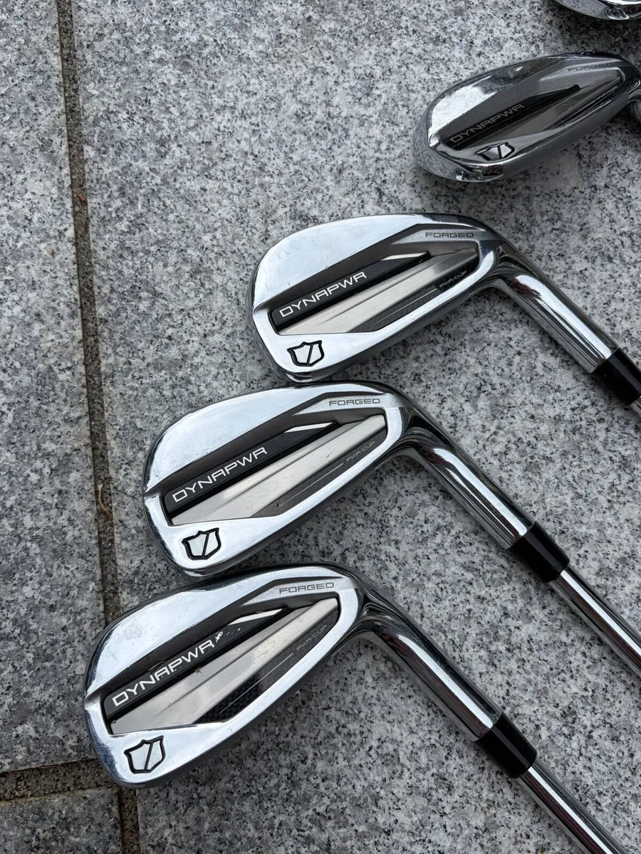 Golf set for incredible value - Image 1