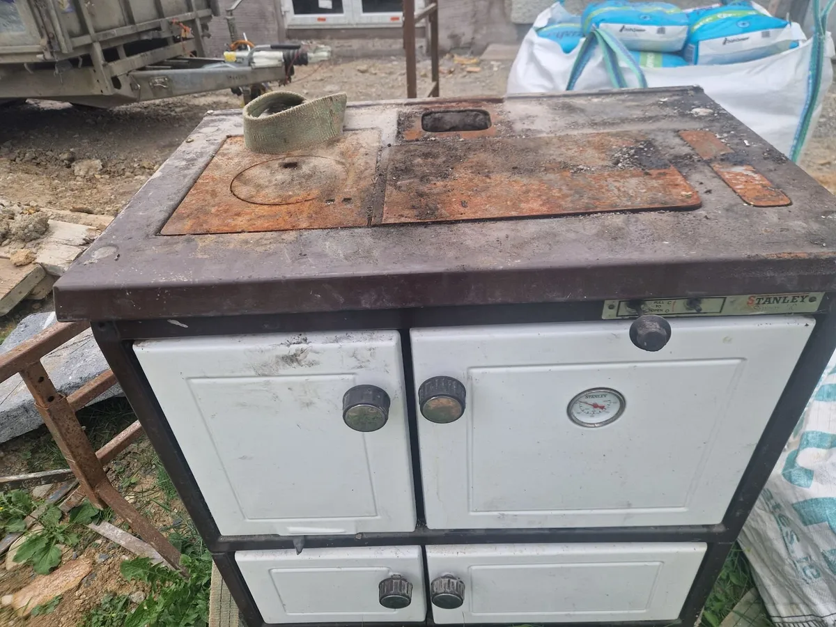 Solid fuel cooker - Image 1