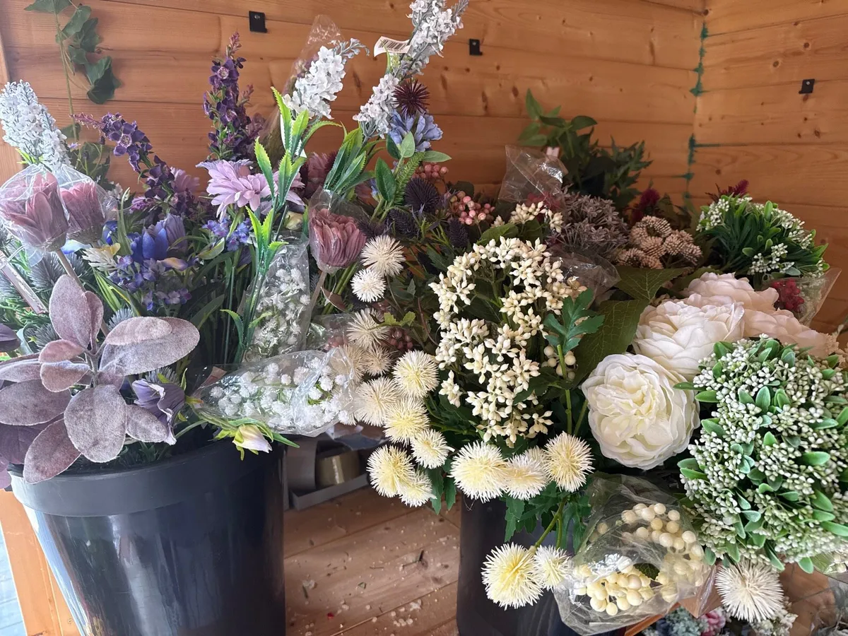 Faux flowers wreaths - Image 2