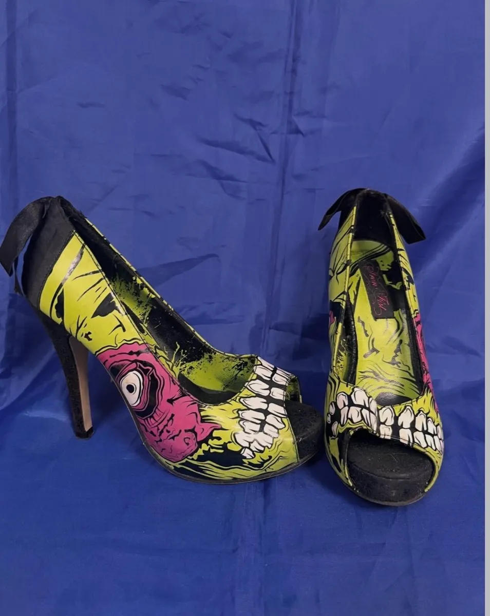High heel shoes - Image 1