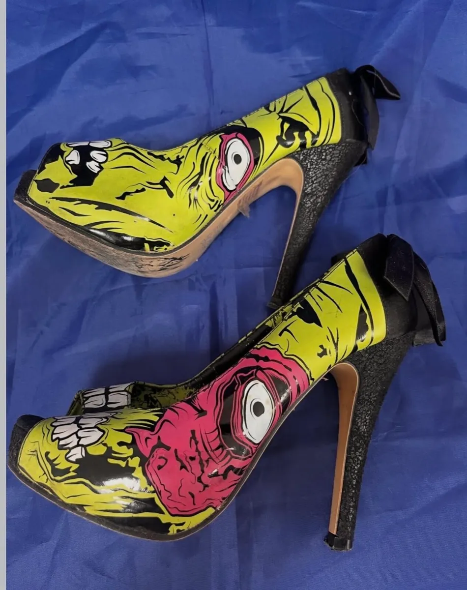 High heel shoes - Image 3