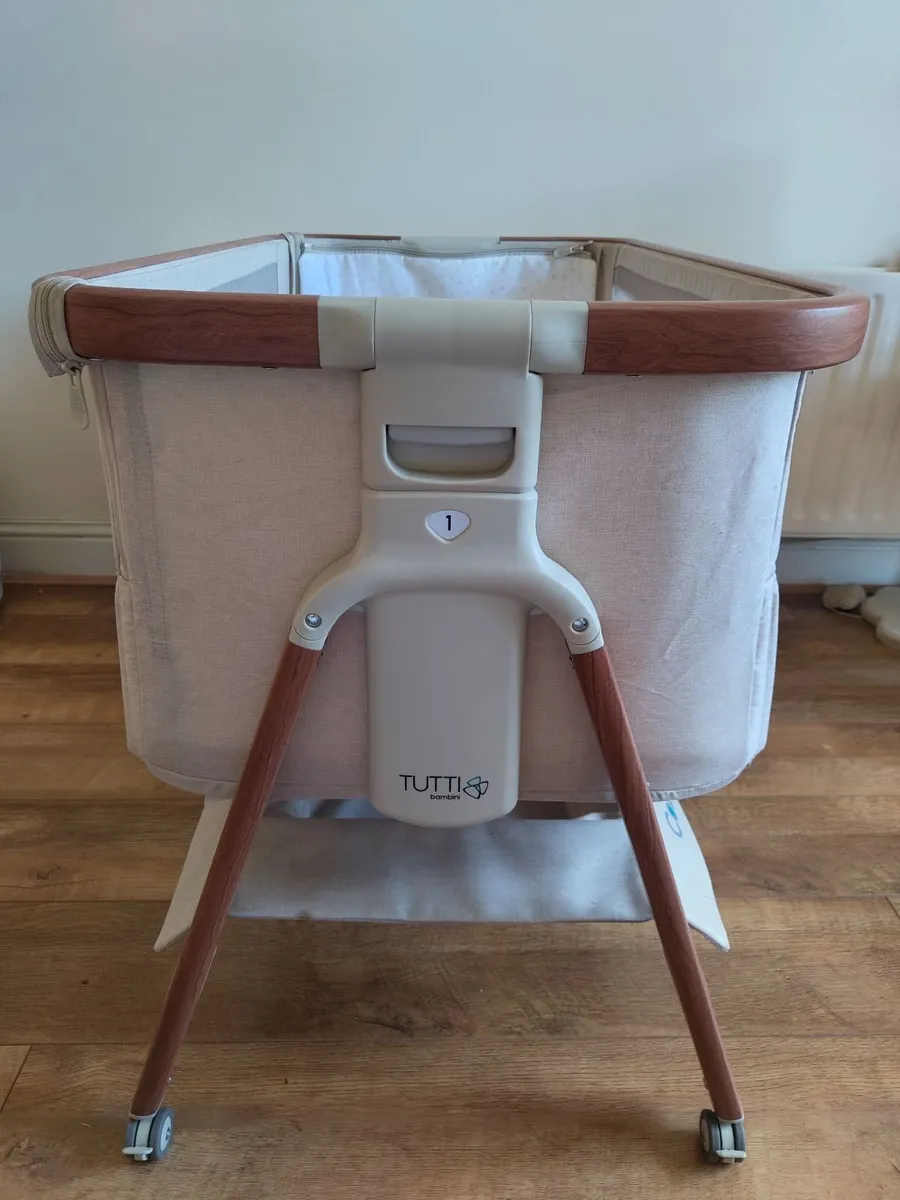 Tutti Bambini CoZee Air Bedside Crib - Image 2