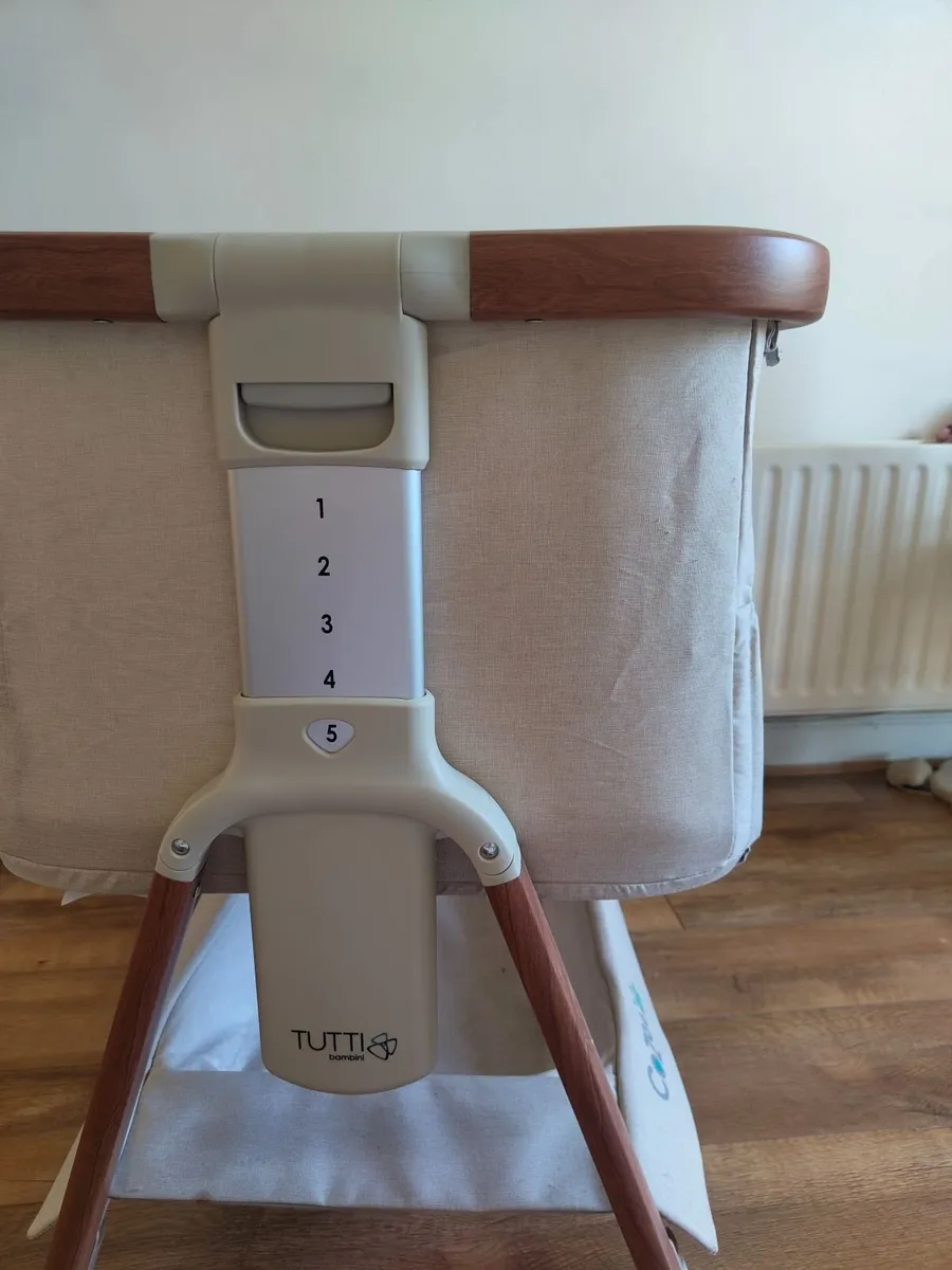 Tutti Bambini CoZee Air Bedside Crib - Image 4