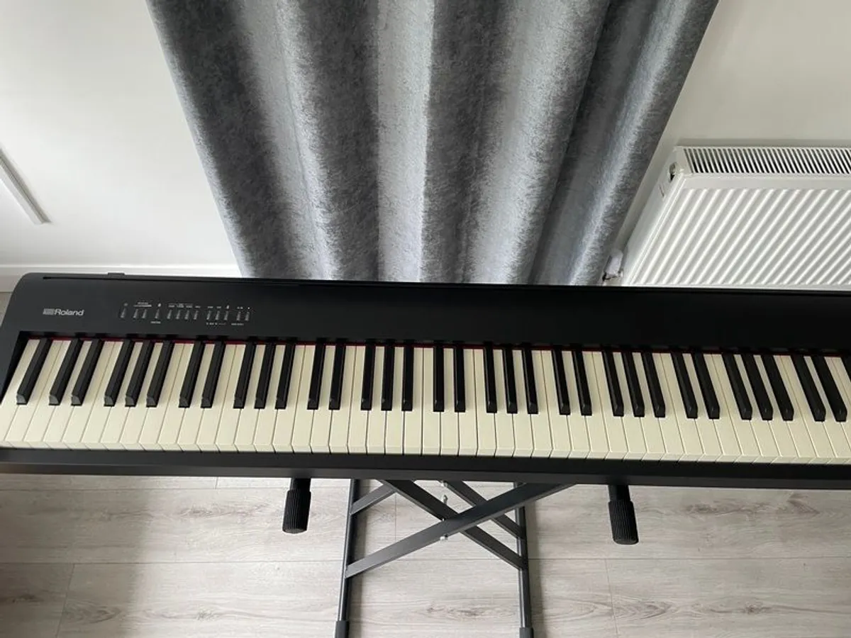 Roland digital piano FP-30 - Image 3