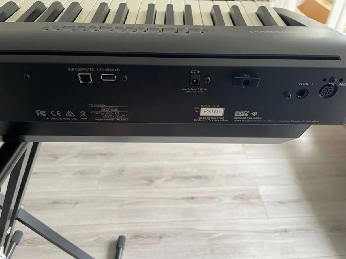 Roland digital piano FP-30 - Image 4