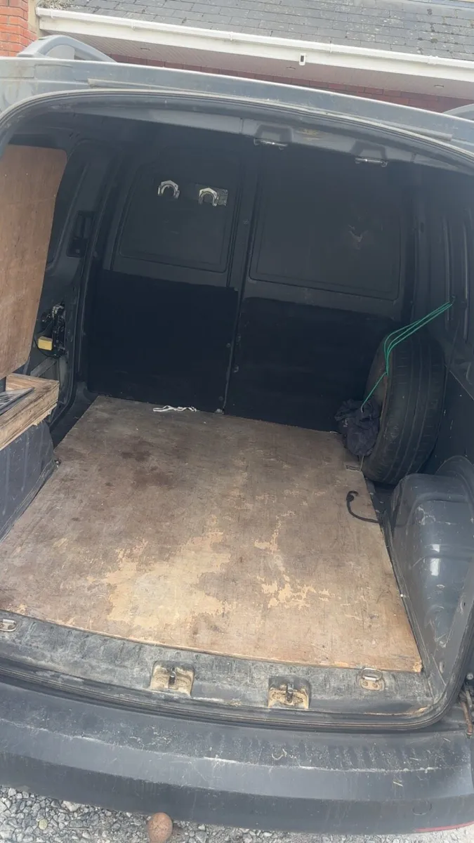Volkswagen caddy - Image 4