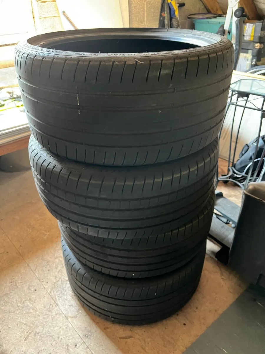 For Sale : 4 Goodyear Eagle F1 Runflat tyres - Image 1