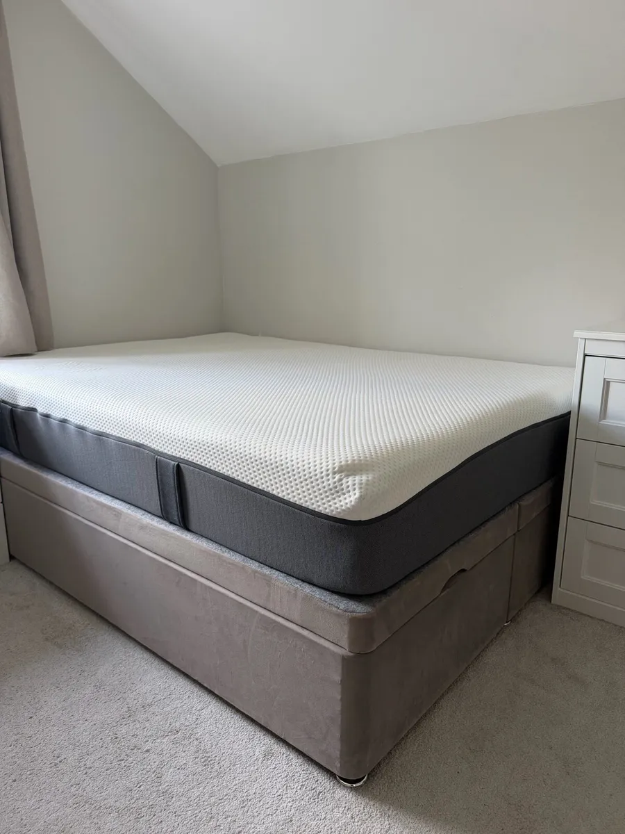 Grey Velvet Storage Divan Bed (Double) - Image 1