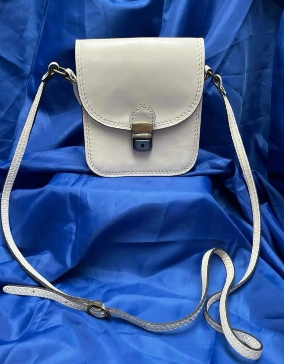 Cream leather bag - Image 1