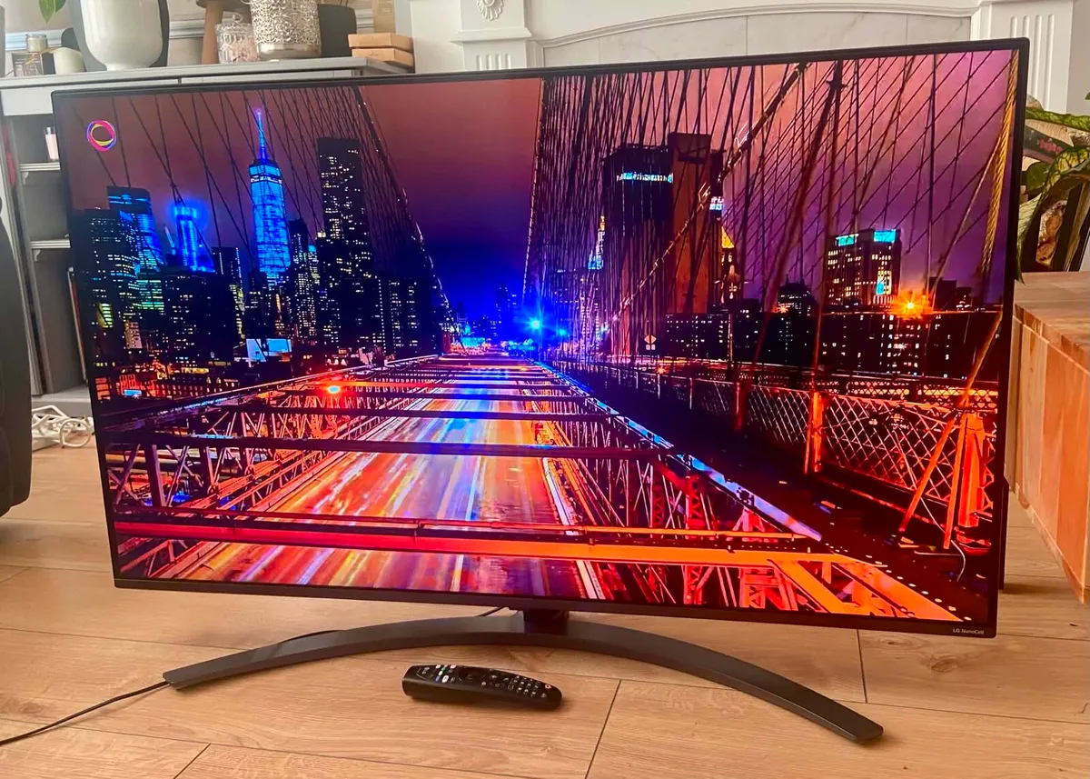 LG 49" 4K Smart NANOCell TV - Image 3