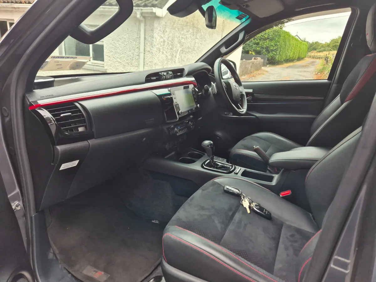 Toyota Hilux 2024 - Image 4