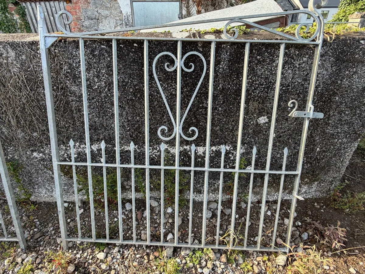 Handmade solid steel galvanised gates - Image 2