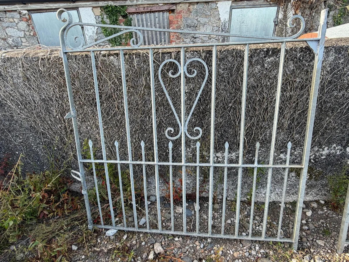 Handmade solid steel galvanised gates - Image 3