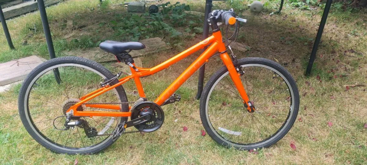 Carrera Abyss Junior Hybrid Bike - 24" Wheel - Image 1
