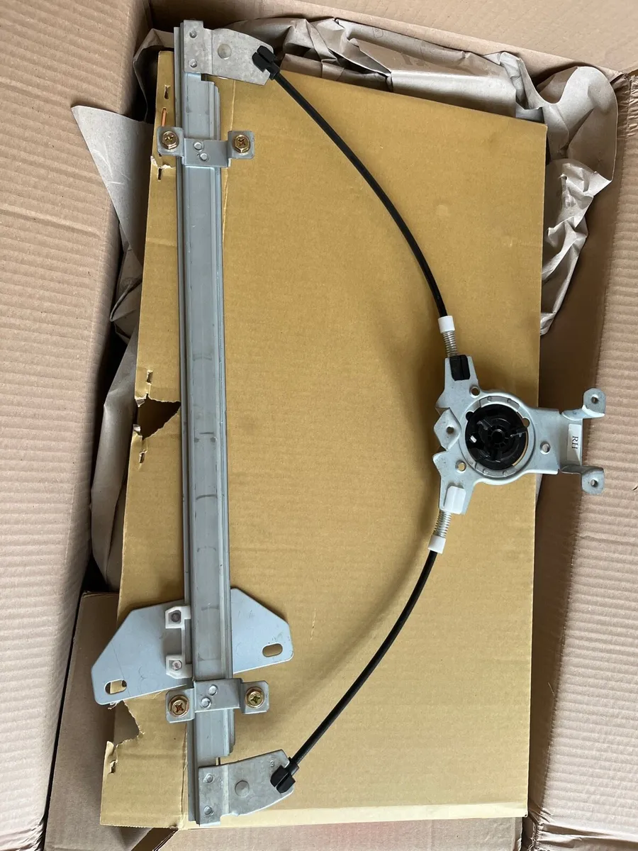 Navara D22 window regulator - Image 2