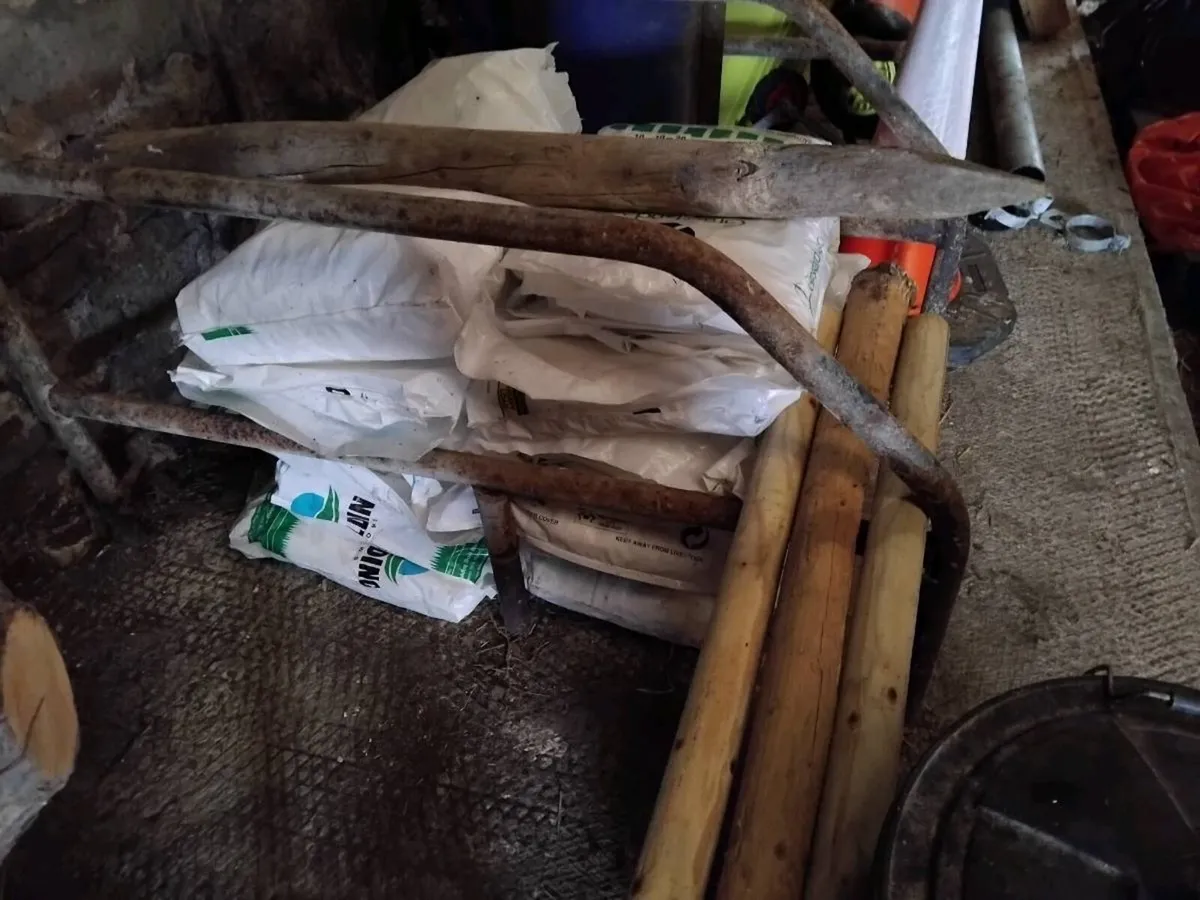 Turf timber nut meal  fertiliser bags - Image 2