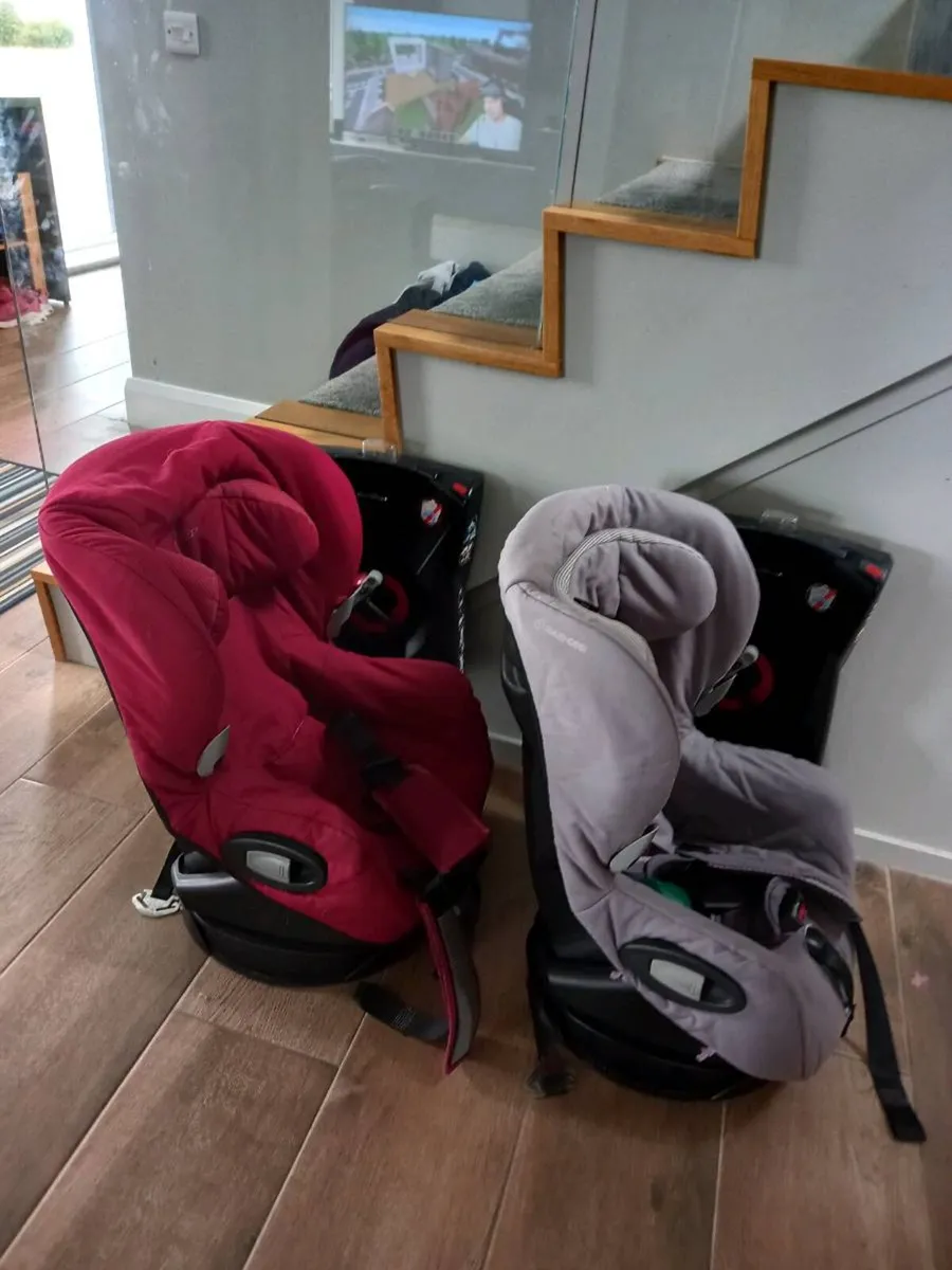 Maxi cosi axiss car baby seat - Image 2