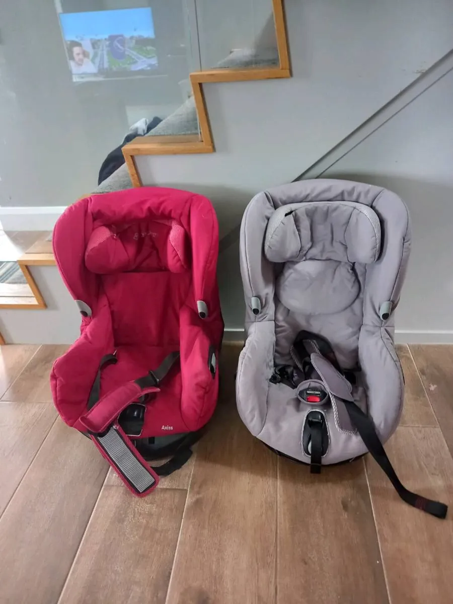 Maxi cosi axiss car baby seat - Image 1