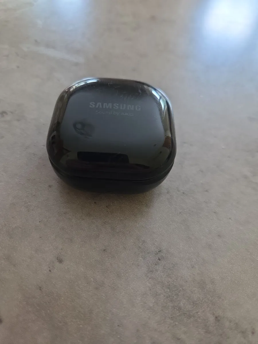 Samsung Galaxy Buds Live – Charging Case + Right E - Image 3