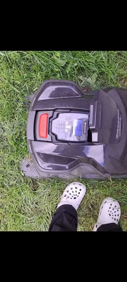 Husqvarna Automower 305 - Image 2