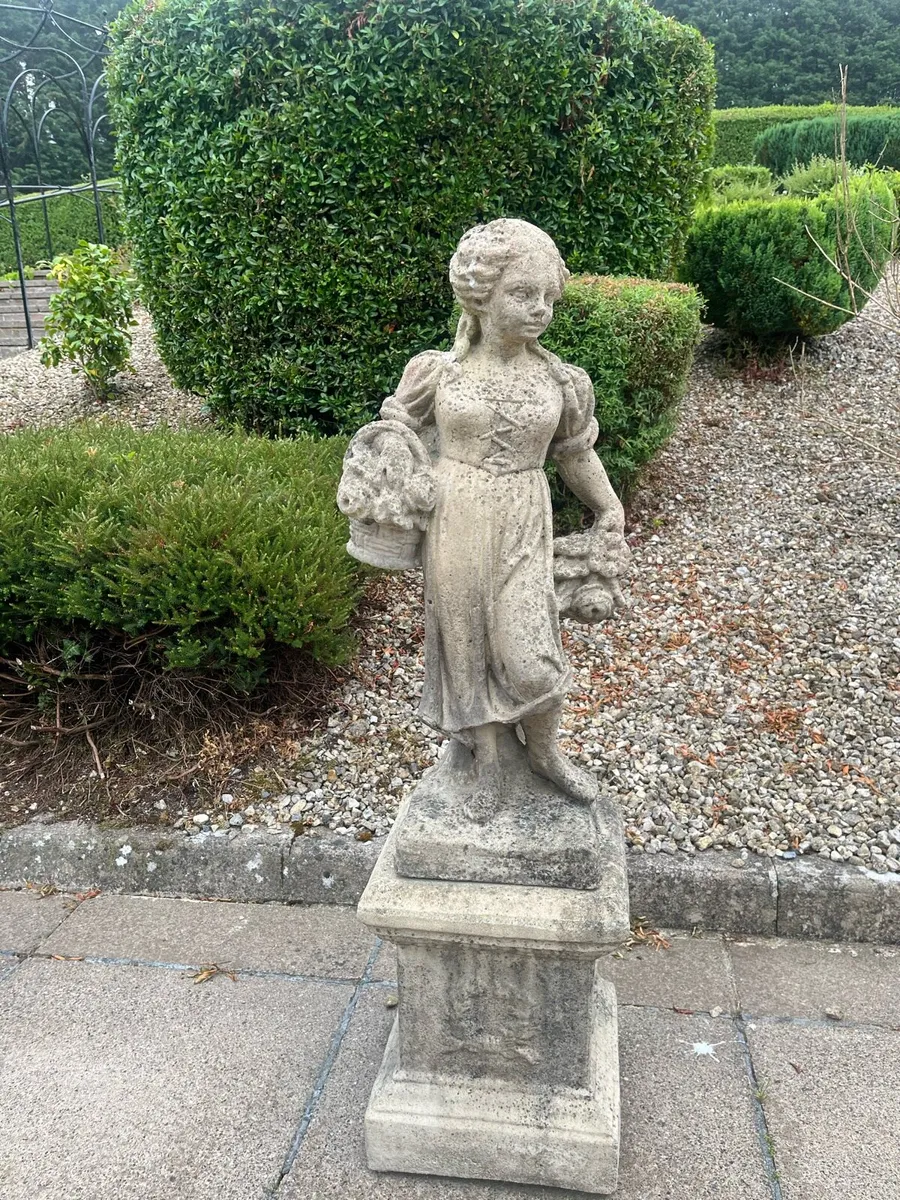 4 Seasons/Children of the Seasons statues - Image 2