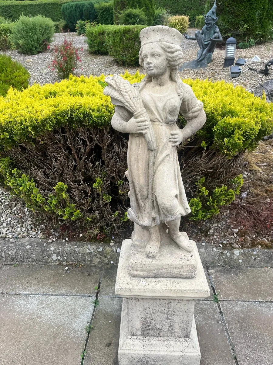4 Seasons/Children of the Seasons statues - Image 4