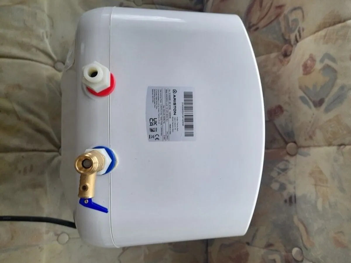 Ariston 15ltr oversink water heater - Image 2