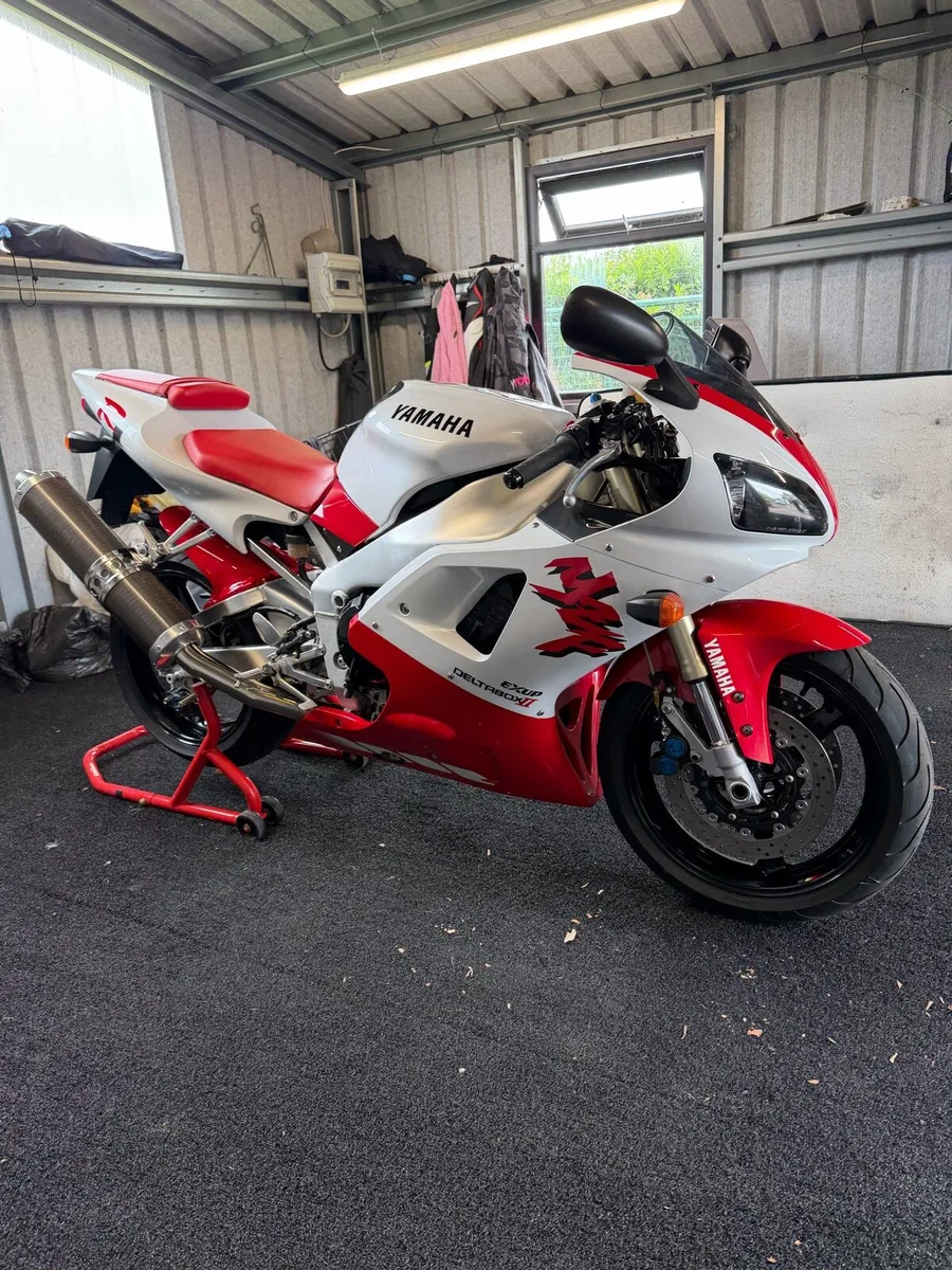 Yamaha R1 4xv - Image 1