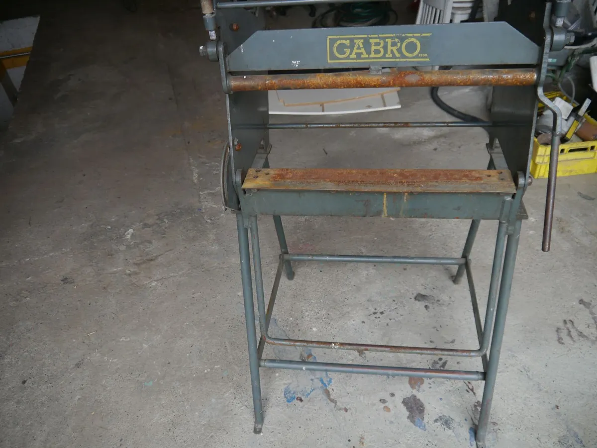 Gabro Metal Folder- 2 ft - Image 3