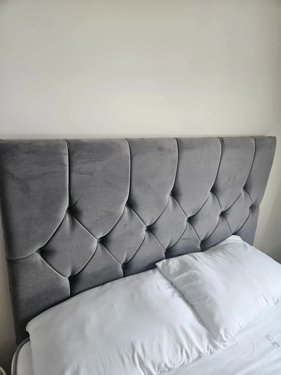 Double bed + matress - Image 1